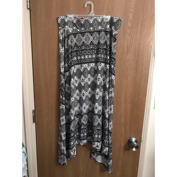 Maurice’s Maxi Skirt - Picture 1 of 2